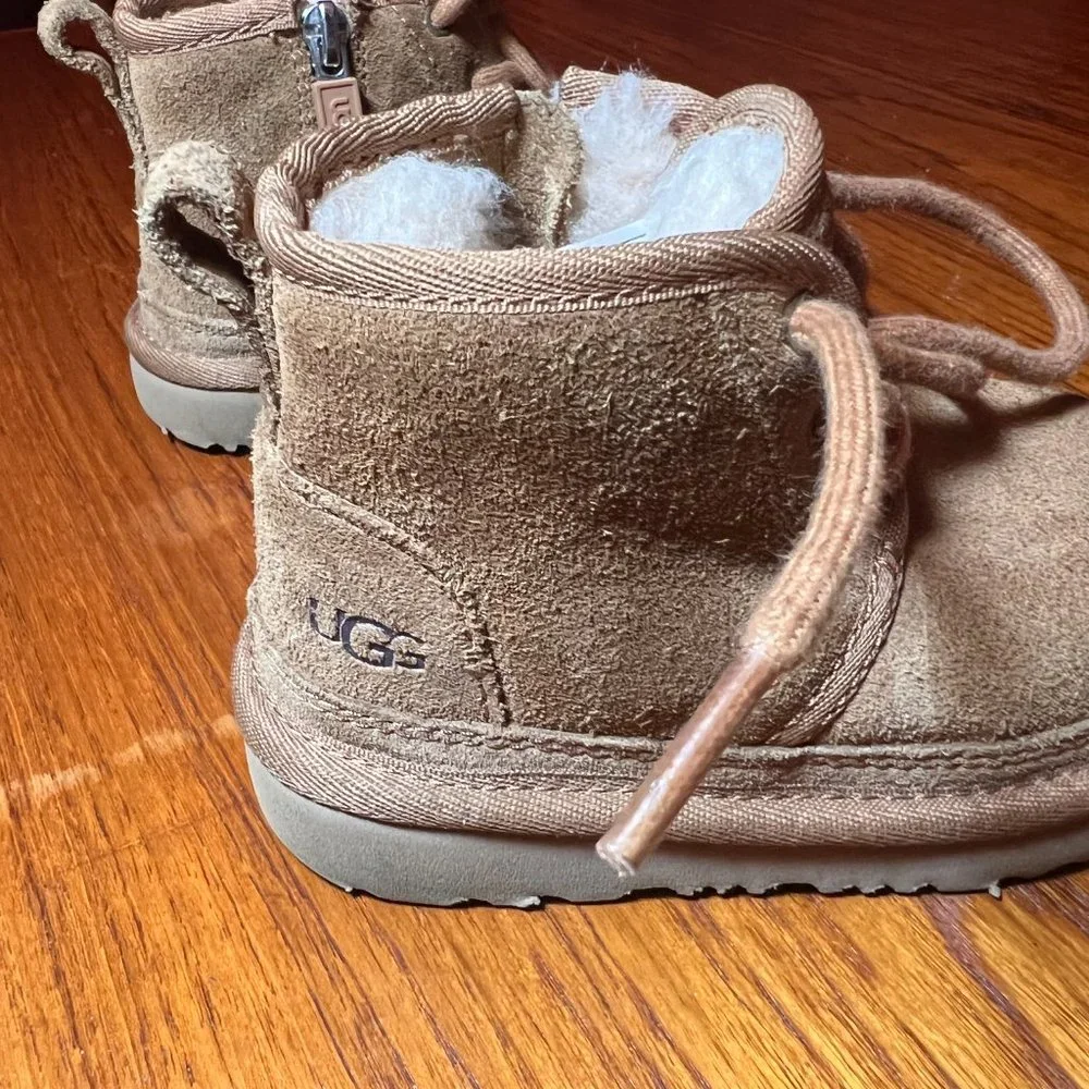 Kids UGG boots size 8 neumel style
